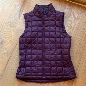 The North Face Women's Thermoball Vest - Dark Purple sz Small